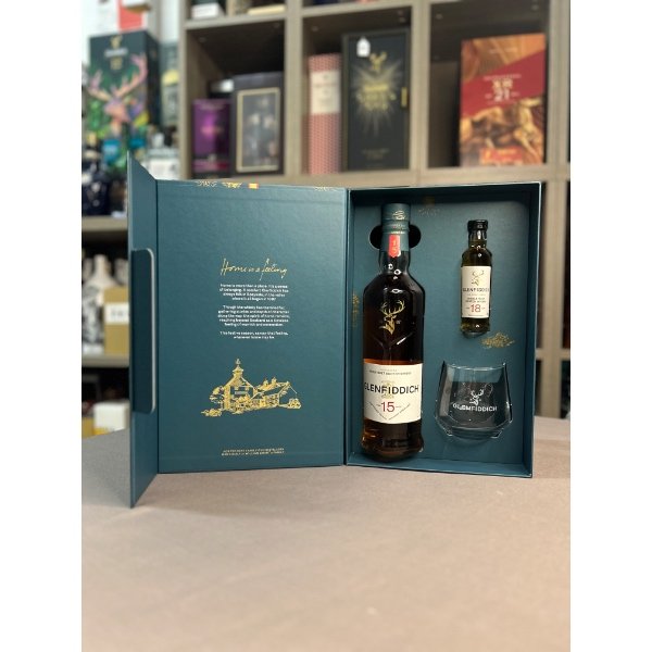 Glenfiddich 15 Year Old Single Malt Scotch Whisky, Limited Edition Gift Set with 18 YO Mini and Tumbler